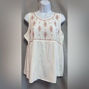 Solitaire Women’s White Sleeveless Blouse Top Sz‎ Large Embroidered detail!